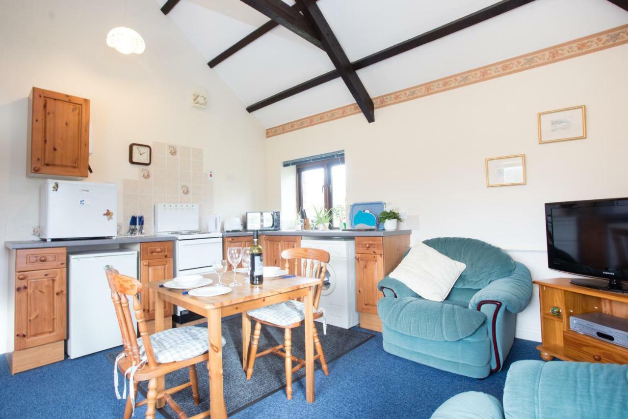 Sharlands Farm Holiday Cottages Bude Extérieur photo